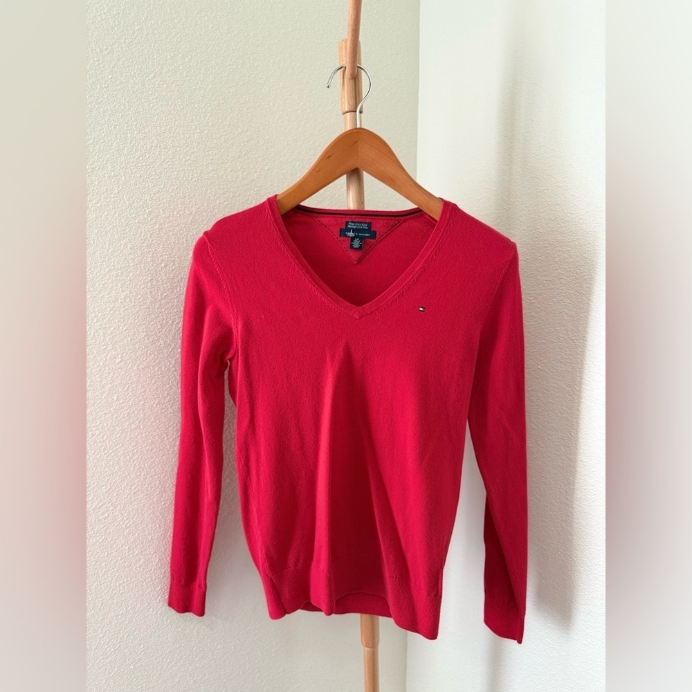 Tommy Hilfiger Classic Red Long Sleeve V-Neck Shirt Light Sweater Women’s Size S